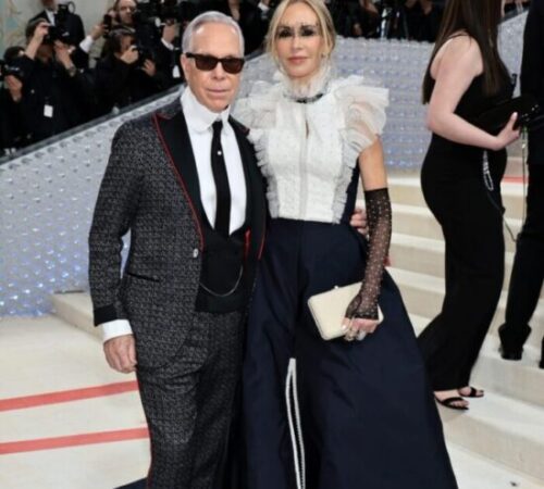 Tommy and Dee Hilfiger in Custom Tommy Hilfiger, Met Gala 2023, ph Getty Images, cover